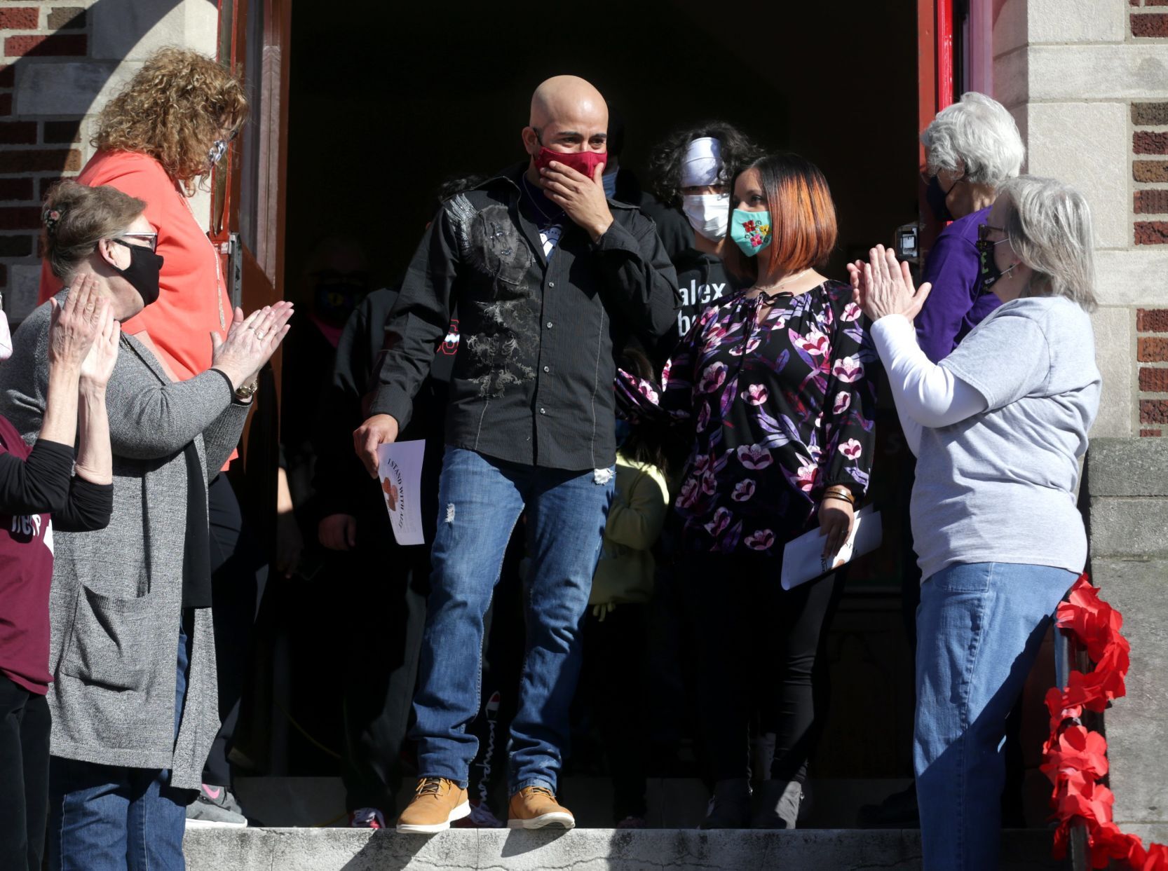 Reunited: Alex Garcia, Honduran immigrant and father, leaves sanctuary in Maplewood church